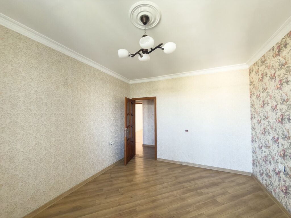Bakı, 8-ci mikrorayon, 2 otaqlı, Köhnə tikili, m. Azadlıq Prospekti, 65 kv. m — Mənzil, Bakı (7)