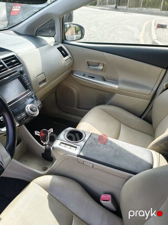 Toyota Prius V, 1.8 L, 1.3 kWh, 2013 il, 305 600 km — Avtomobillər, Bakı (8)