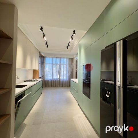 Satılır 3 otaqlı yeni tikili 136.6 m²