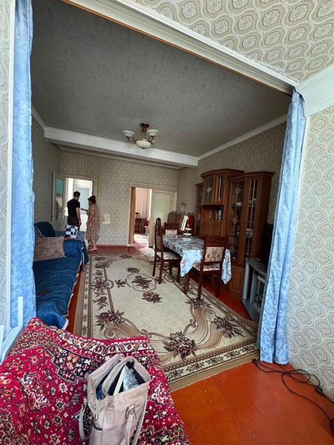 İcarəyə verilir 2 otaqlı köhnə tikili 30 m² — Bakı
