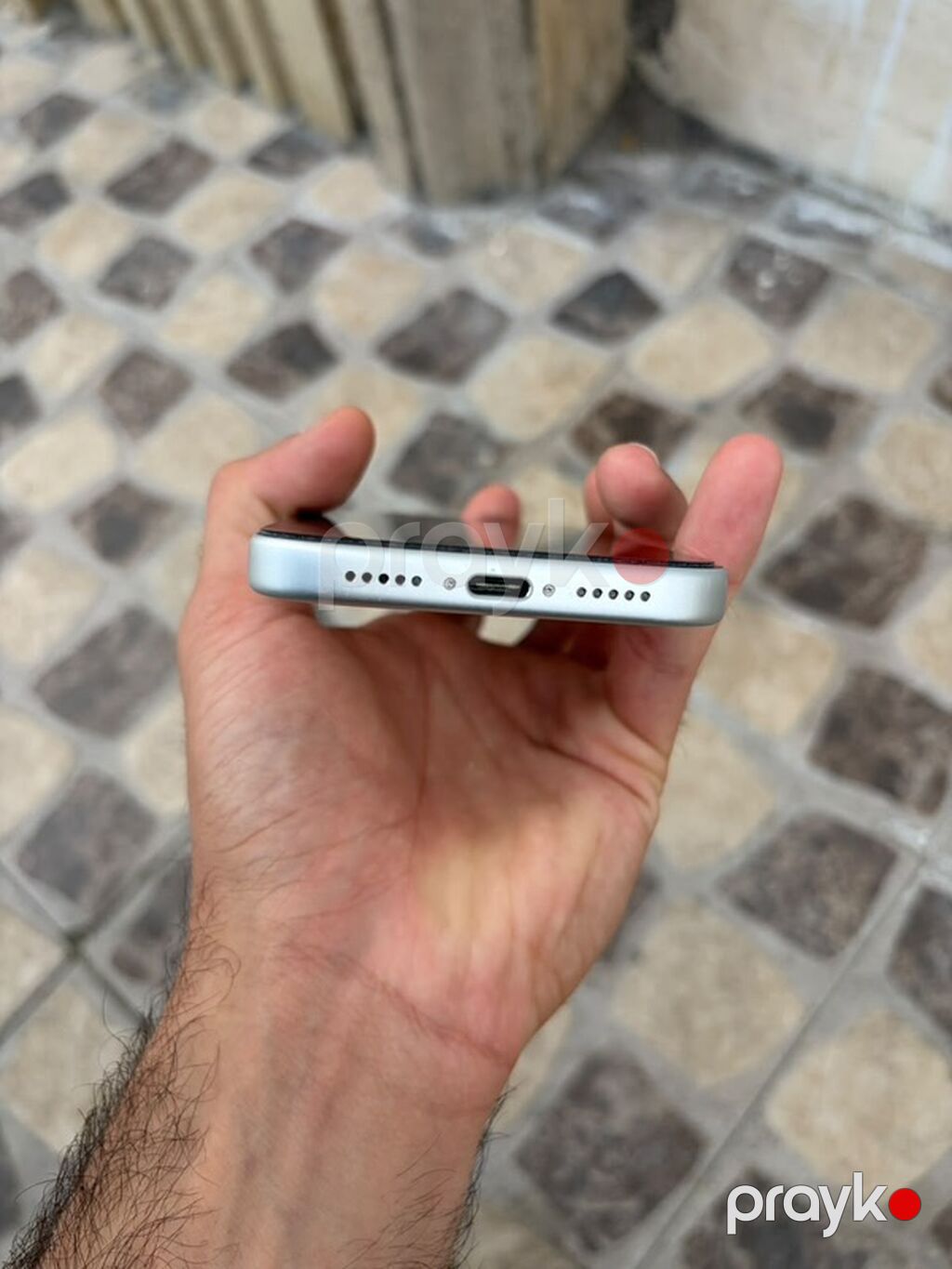 Salam iPhone 17 pro 256 gb problemsiz adapdır ve qutusu var telfon — Apple iPhone, Bakı (5)