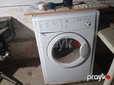 Indesit önyükləməli paltaryuyan maşın Oşıqları yanır.Nə isə işə — Digah