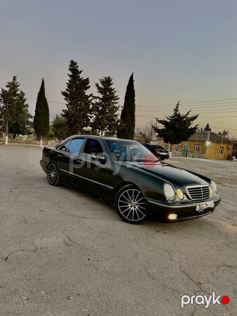 Mercedes E 240, 2.4 L, 2000 il, 470 000 km