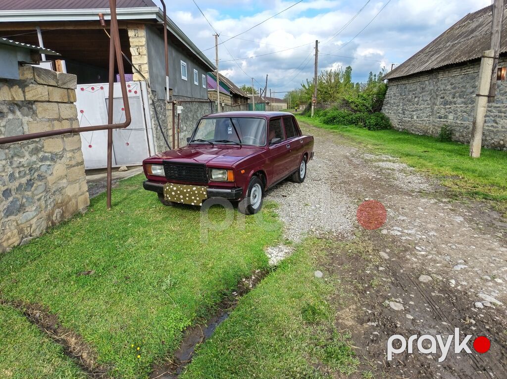 Model: Lada (VAZ) 2107 sedan Rəng: tünd bordo Kuzov: 4 qapı, klassik — Avtomobillər, Şəki (5)