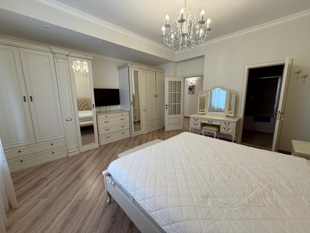 İcarəyə verilir 4 otaqlı yeni tikili 160 m² — Mənzil, Bakı (11)