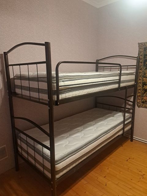İkimərtəbə çarpayı — Bakı