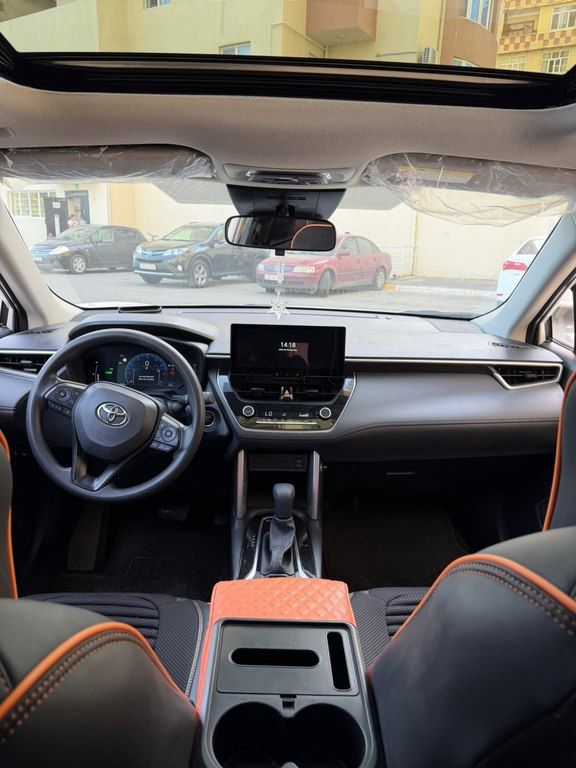 Toyota Corolla Cross, 2.0 L, 1.31 kWh, 2025 il, 8 500 km — Avtomobillər, Bakı (8)
