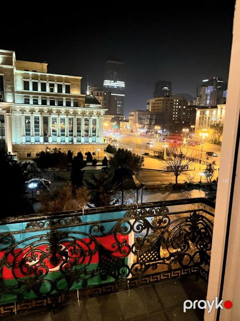 Satılır 3 otaqlı köhnə tikili 100 m²