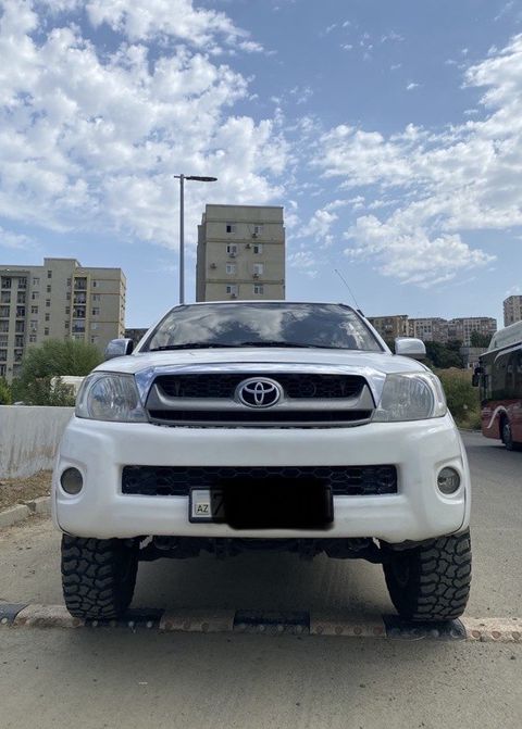 Toyota Hilux, 2.5 L, 2006 il, 500 000 km — Bakı