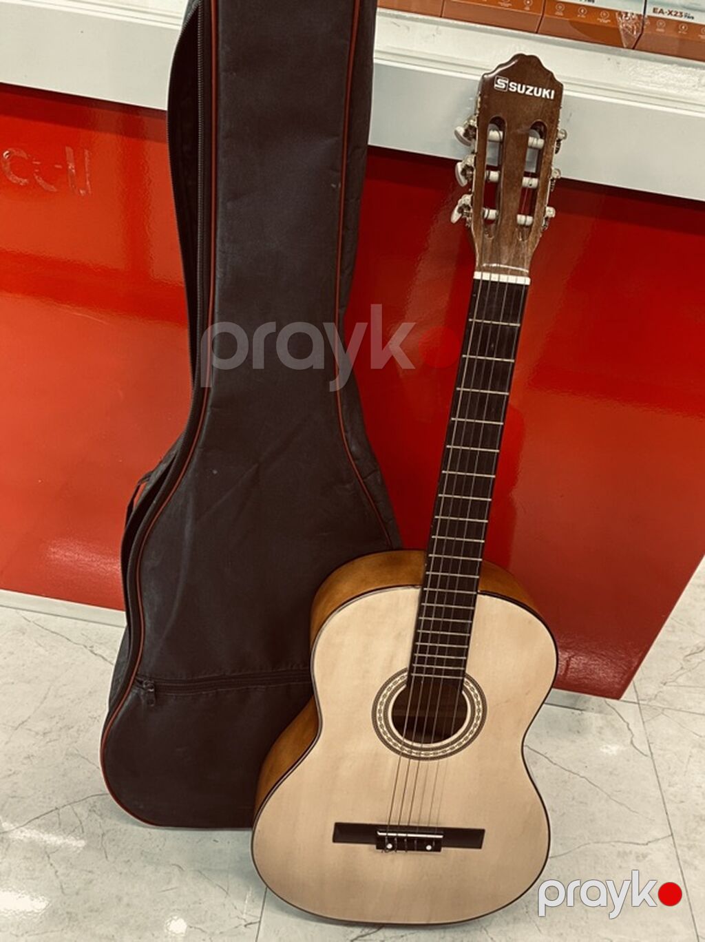 Klassik gitara, Suzuki, Yeni, Ünvandan götürmə — Gitarlar və digər simli alətlər, Şirvan (2)