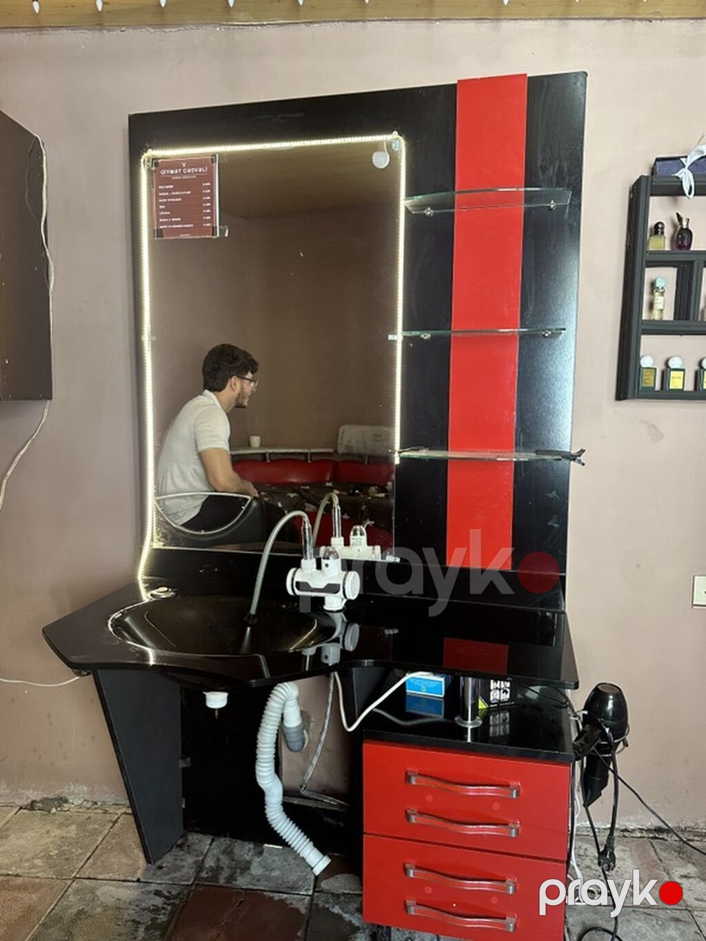 Bərbər salonu üçün lavabo və güzgü paneli dəsti - Rəng: qara/qırmızı — Salon mebeli, Digah (3)