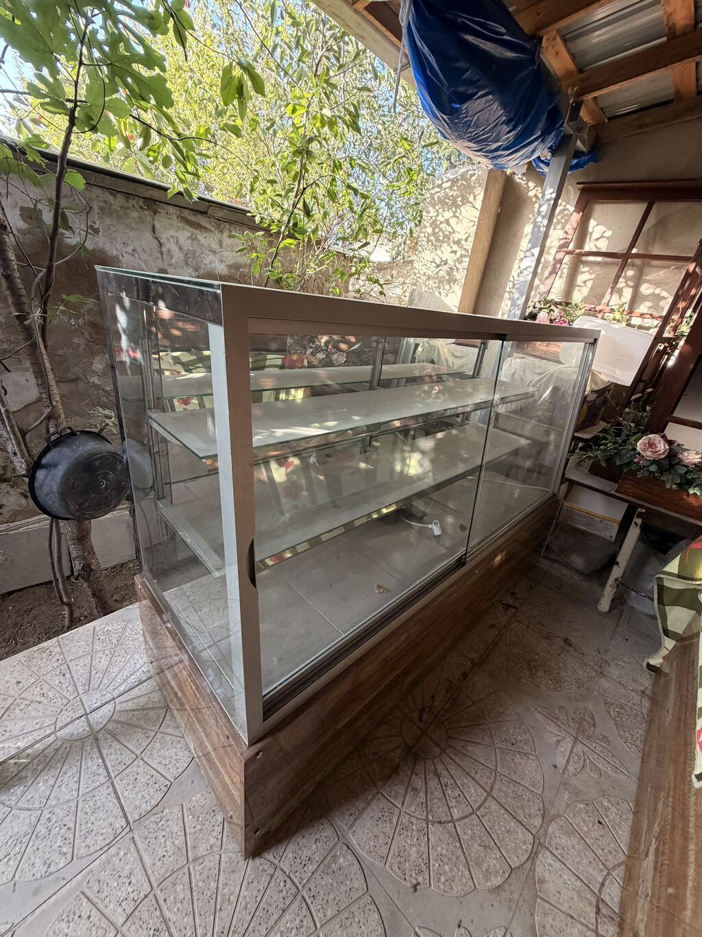 4 metrlik ve 2 metrli şirniyyat vitrini Soyuduci deyil 4 metrlik 550 — Mebel, Digah (2)