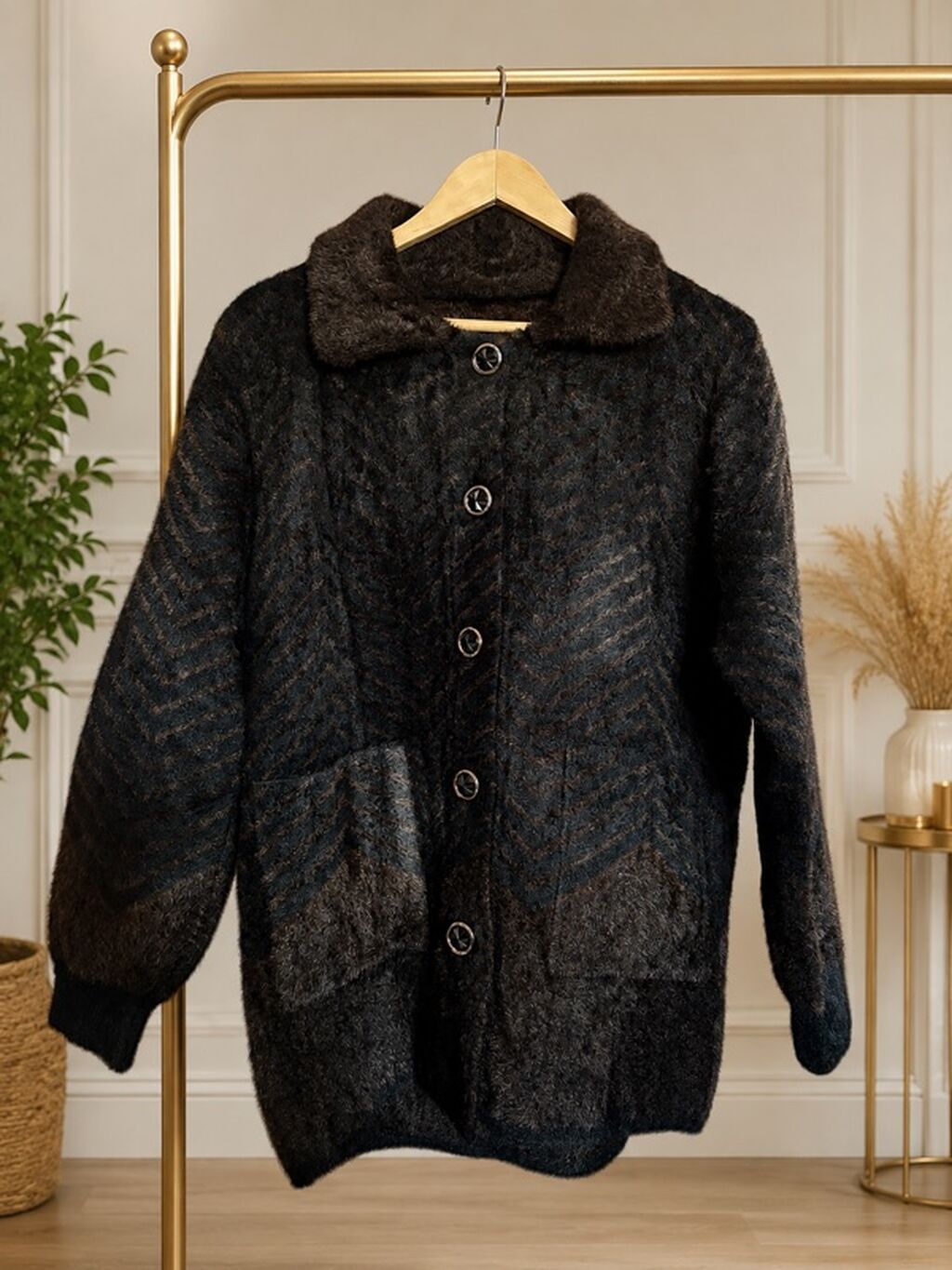 Qadın kardiqanı – uzun, düyməli model - Material: yumşaq, tüklü — Coqlar və zaqetlər, Xırdalan