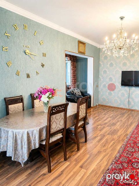 Satılır 2 otaqlı köhnə tikili 68 m² — Bakı