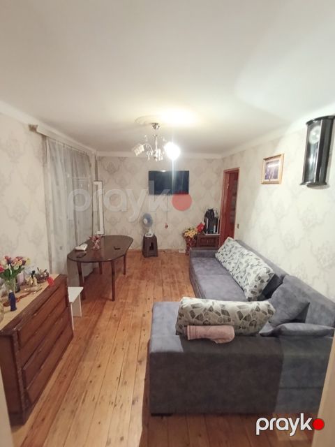 Satılır 1 otaqlı köhnə tikili 35 m²