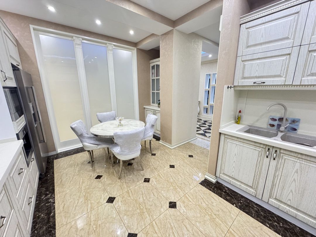 İcarəyə verilir 4 otaqlı yeni tikili 250 m² — Mənzil, Bakı (8)