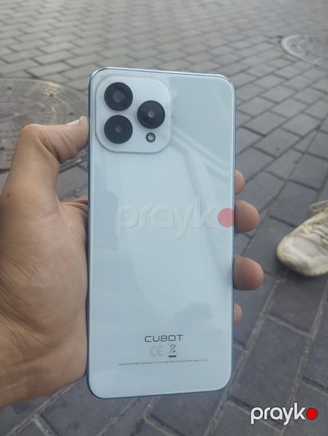 Cubot smartfon – açıq mavi rəng, müasir düz kənarlı korpus və böyük — Bakı