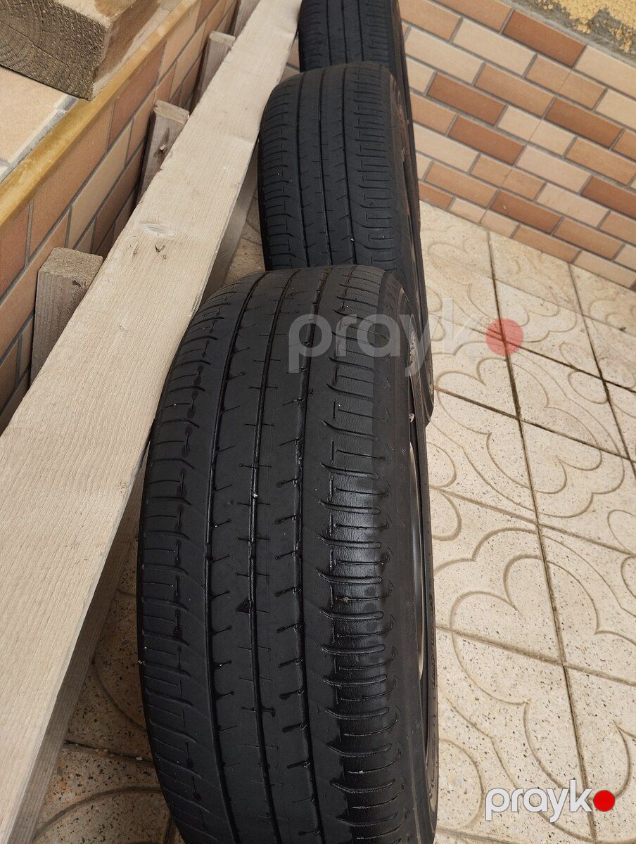 Toyota təkərləri 195/65 R15 — Ehtiyat hissələri və aksesuarlar, Bakı (8)
