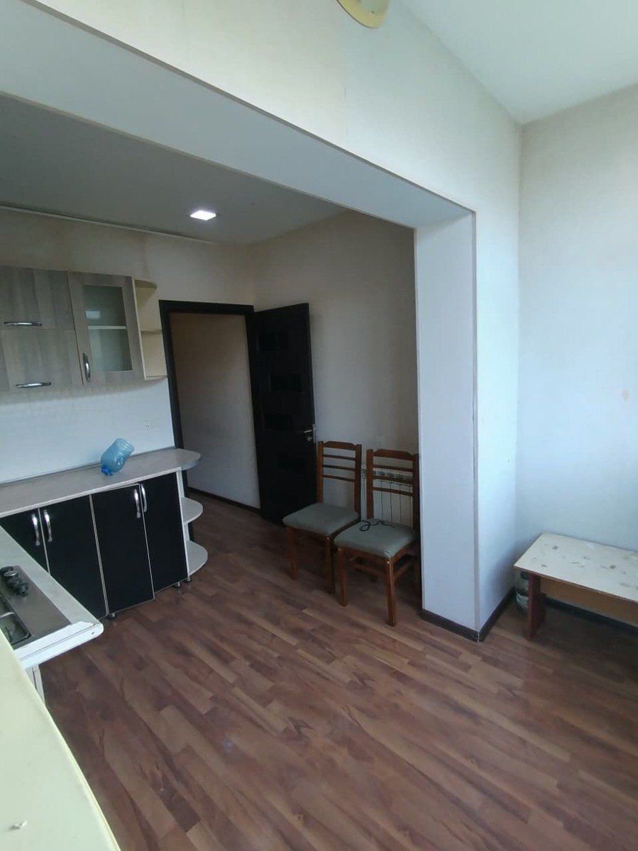 Satılır 2 otaqlı köhnə tikili 60 m² — Mənzil, Bakı (7)