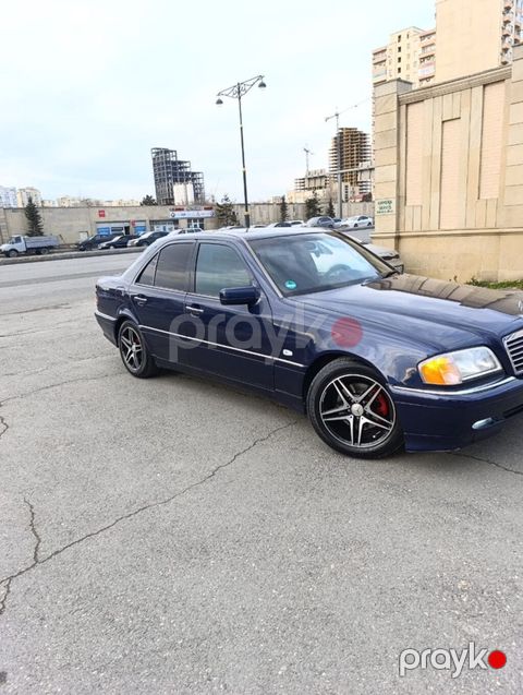 Mercedes-Benz C240 sedan - Kuzov: 4 qapılı sedan, tünd mavi rəng