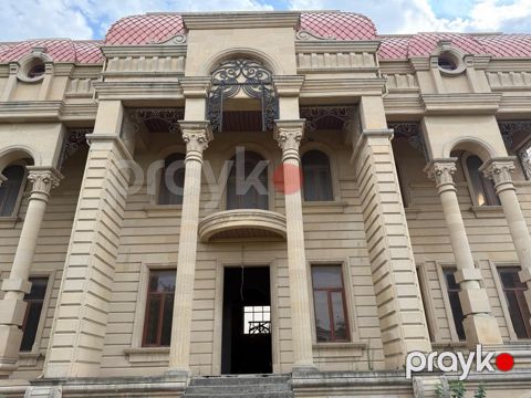 Satılır 14 otaqlı həyət evi/bağ evi 1900 m²