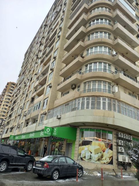 Satılır 3 otaqlı yeni tikili 143 m² — Bakı