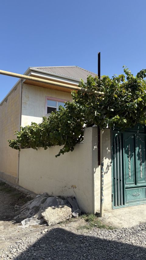 Satılır 5 otaqlı həyət evi/bağ evi 140 m² — Bakı