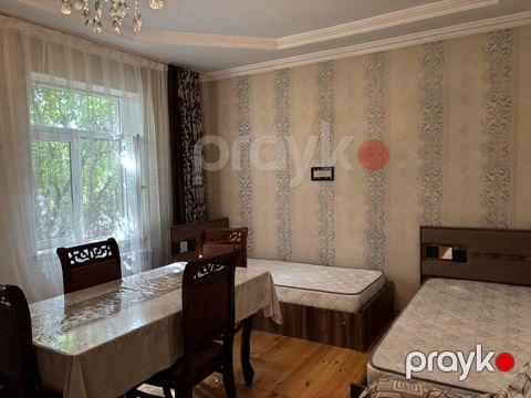 Həyət evi kirayə verilir, Ramana qəs