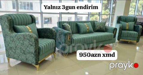 Yaşıl zümrüd rəngində 3-lü mebel dəsti: - 1 ədəd üçlü divan - 2 ədəd — Bakı