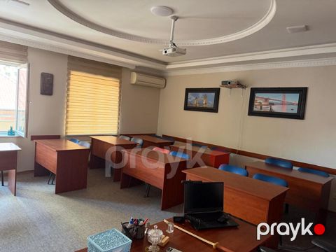 4-otaqlı yeni tikili, B.Vahabzadə küç. 43, 173 m²