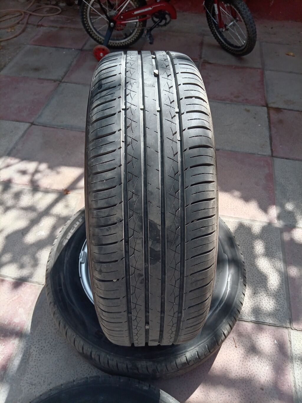 185/65/14 tekerler 1000 km getmiyib. Tezedi. Disqinin krasqası — Diskləri, Sumqayıt (3)
