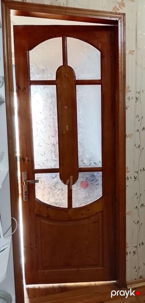 Taxta iç qapı – şüşəli model - Material: təbii ağac (rəngli lak — Digah