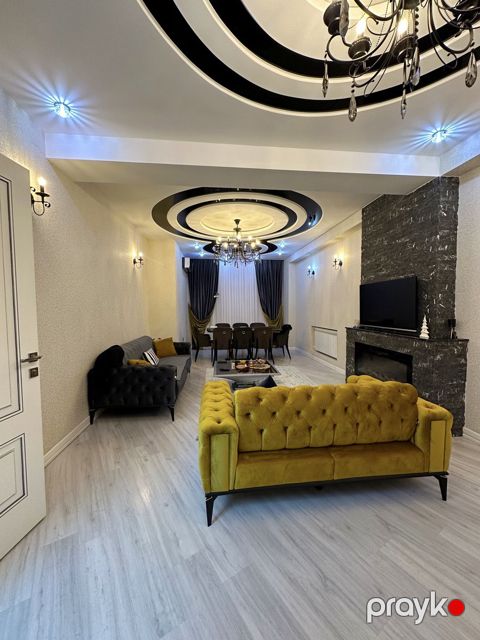 Satılır 4 otaqlı yeni tikili 200 m² — Bakı