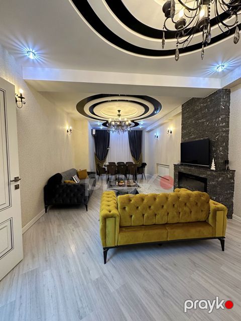 Satılır 4 otaqlı yeni tikili 200 m² — Bakı
