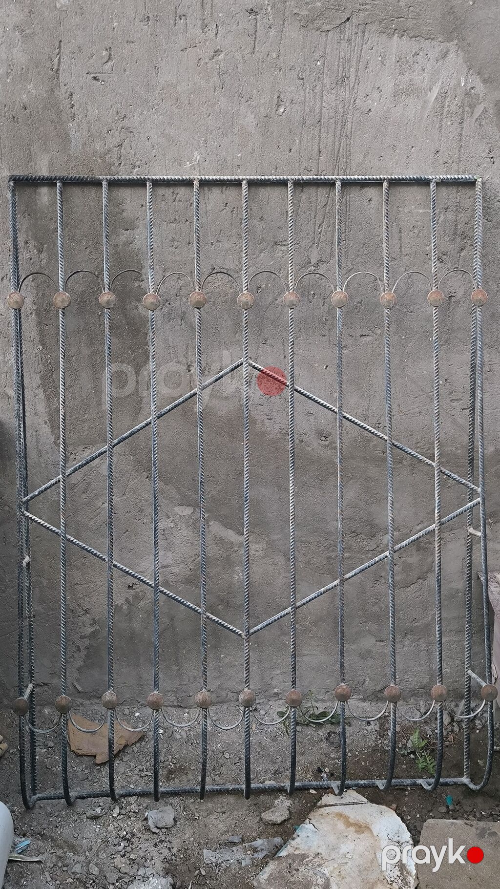 Dəmir pencərə barmaqlığı - Material: qalın armatur dəmirdən qaynaqla — Pəncərələr, qapılar, balkonlar, Digah (2)