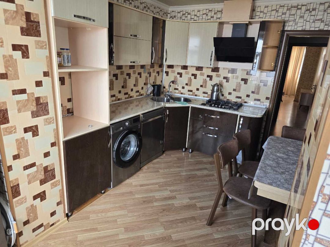 Satılır 4 otaqlı köhnə tikili 100 m² — Mənzil, Bakı (12)