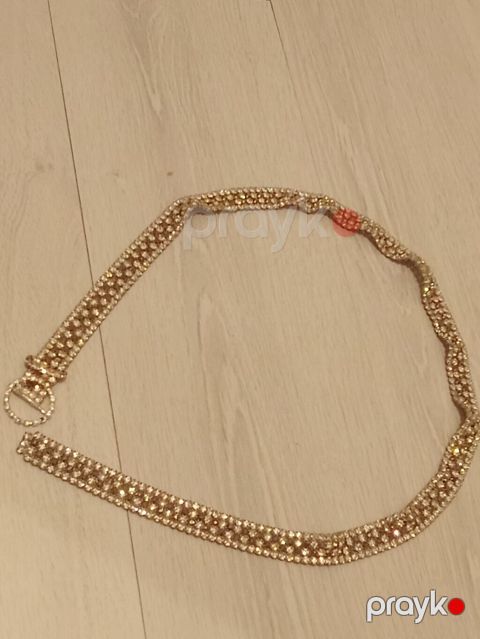 Qızılı rəngli daşlı kəmər - Material: parlaq rhinestone/kristal — Masazır