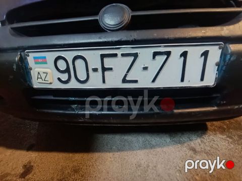 AZ dövlət nömrə nişanı: 90-FZ-711 - Format: AZ standarti, ağ fon — Bakı