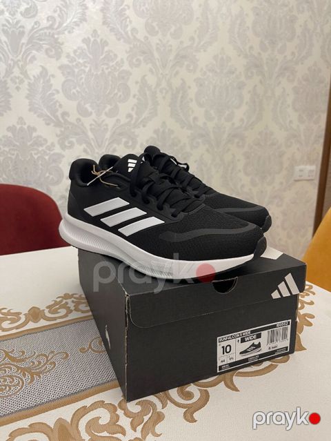 Ayaqqabı Amerikadan yeni gelib. Original Adidasdır. 44 ölçüdür — Bakı
