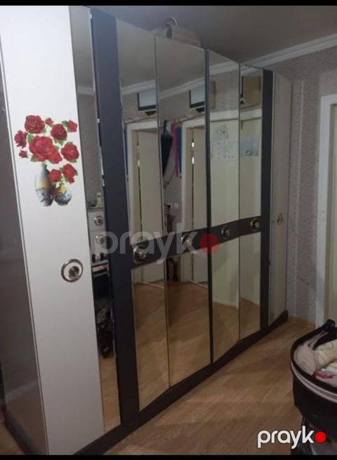 *ZB* *Dolab* Qiymet *350 AZN* ölçü *215/240* Unvan Neftçilər E — Bakı