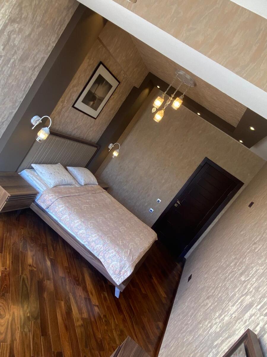 İcarəyə verilir 3 otaqlı yeni tikili 130 m² — Mənzil, Bakı (9)
