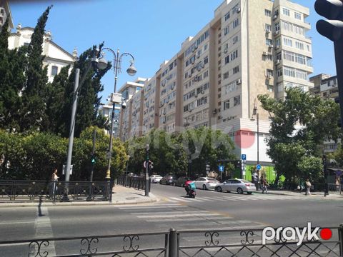 Satılır 3 otaqlı köhnə tikili 70 m²