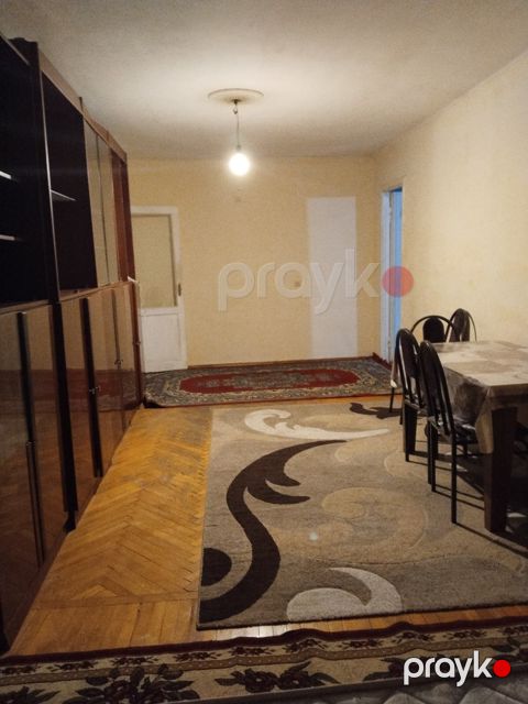 Satılır 2 otaqlı köhnə tikili 55 m² — Bakı