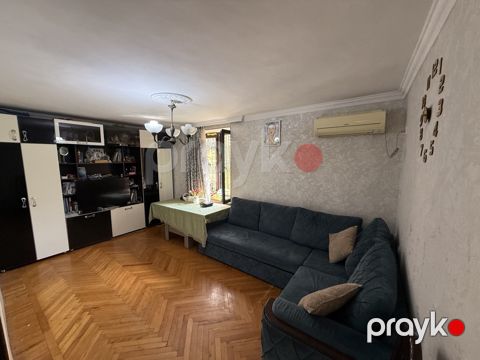 Satılır 2 otaqlı köhnə tikili 50 m²