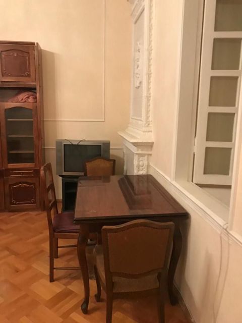 Satılır 3 otaqlı köhnə tikili 105 m² — Bakı