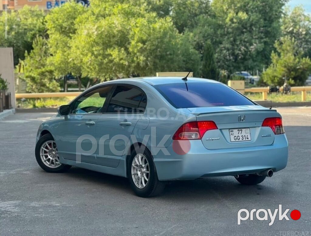 Honda Civic Hybrid sedan - Kuzov: 4 qapılı sedan, açıq mavi rəng — Avtomobillər, Masazır (5)