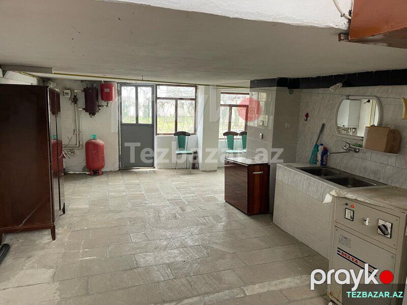 Qubanın mərkəzində həyət evi satılır — Ev, villa, Quba (7)