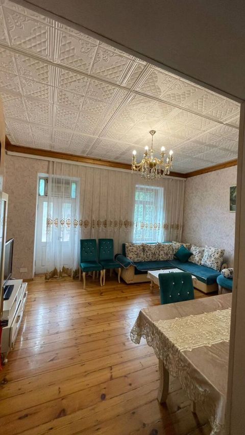 Satılır 3 otaqlı köhnə tikili 75 m² — Bakı