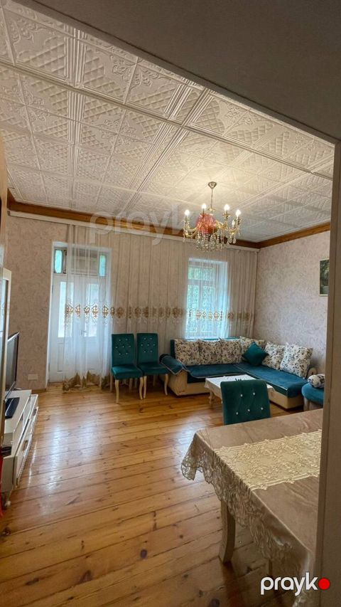 Satılır 3 otaqlı köhnə tikili 75 m²