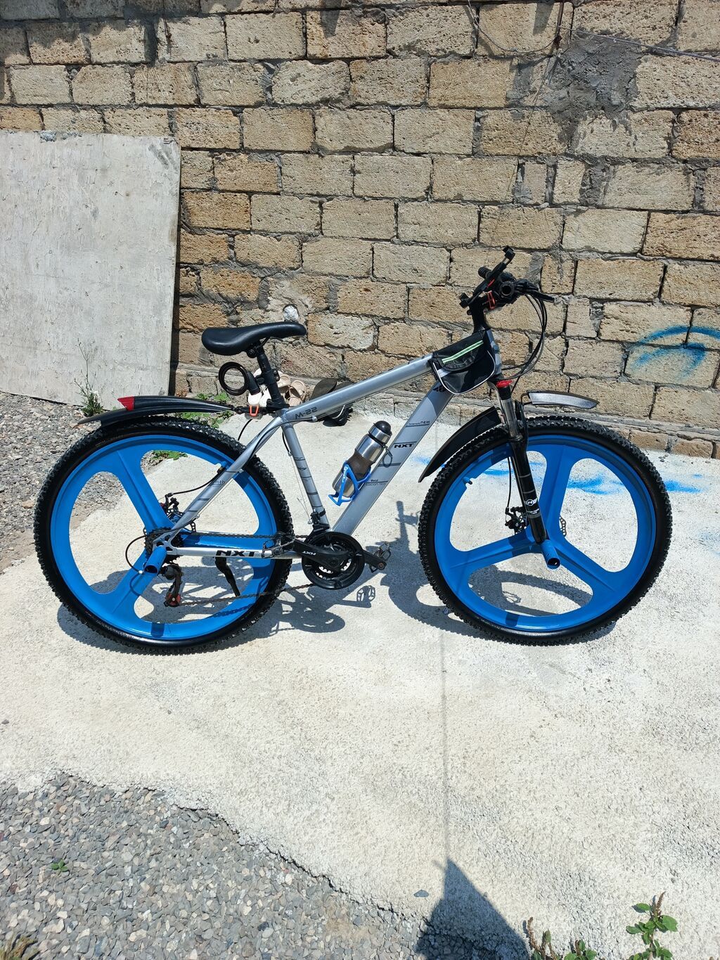Velosiped – dağ/şosse tipli hibrid - Rəng: gümüşü gövdə, mavi təkər — Dağ velosipedləri, Sumqayıt (4)